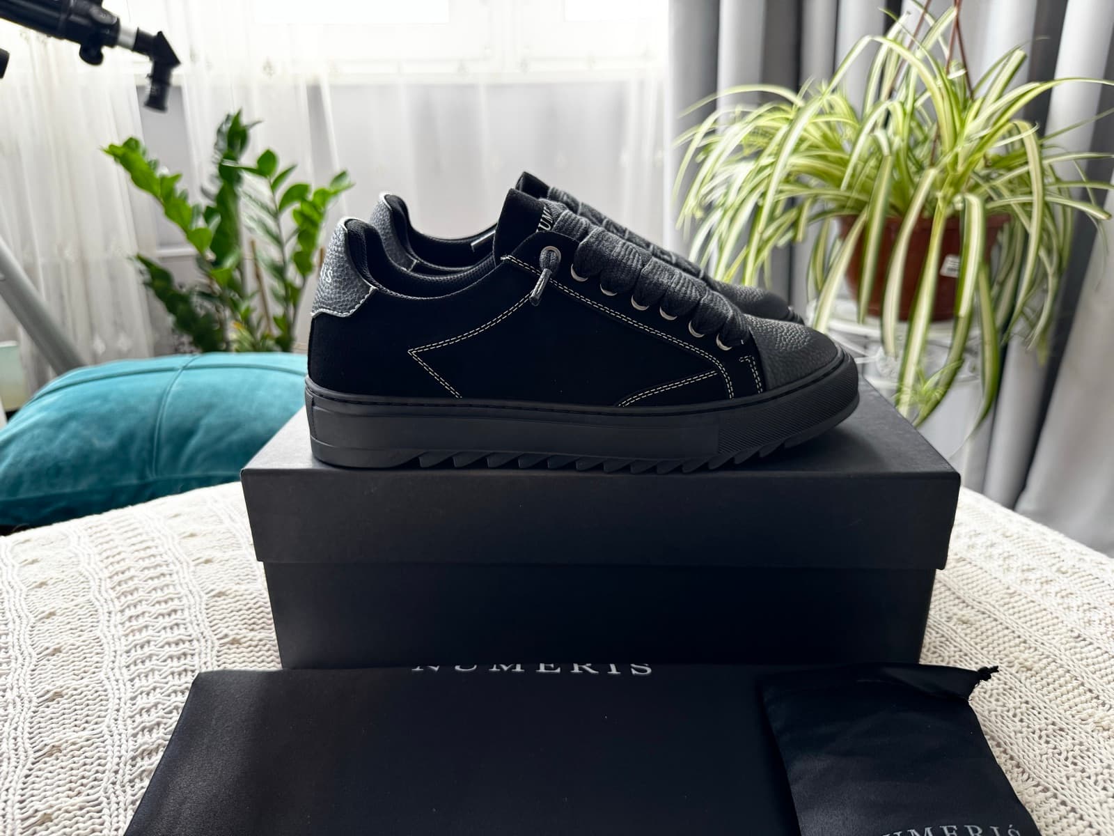Numeric Atelier All Black